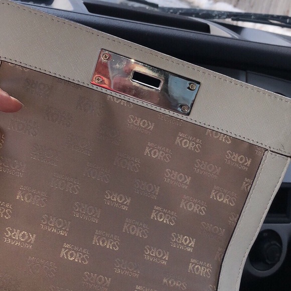 Michael Kors “Callie” white leather purse - Picture 6 of 7